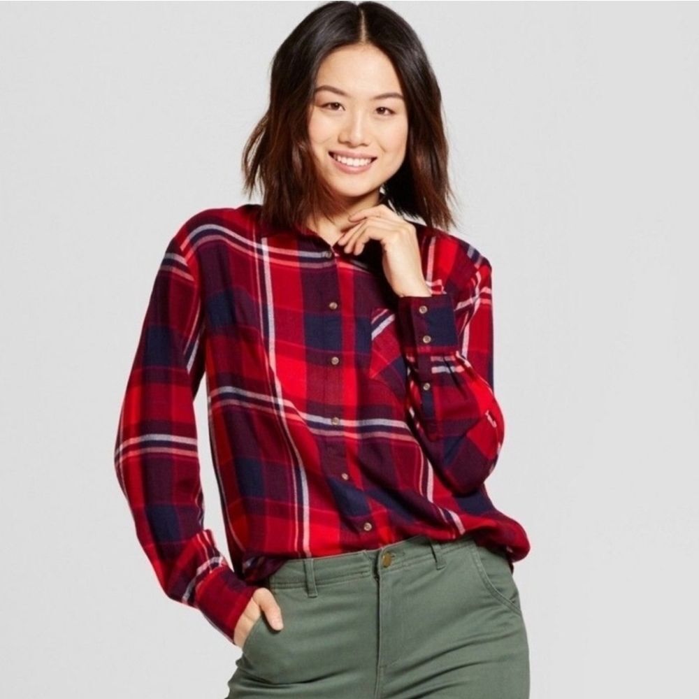 ☔️🩵A New Day Red Plaid Button Front Long Sleeve Top Large